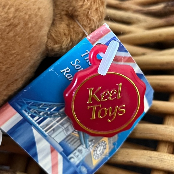 Keel Toys Collectable Beefeater Bear Beany. - Picture 4 of 6